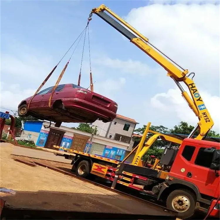 石壁镇吊车吊汽车的正确方法